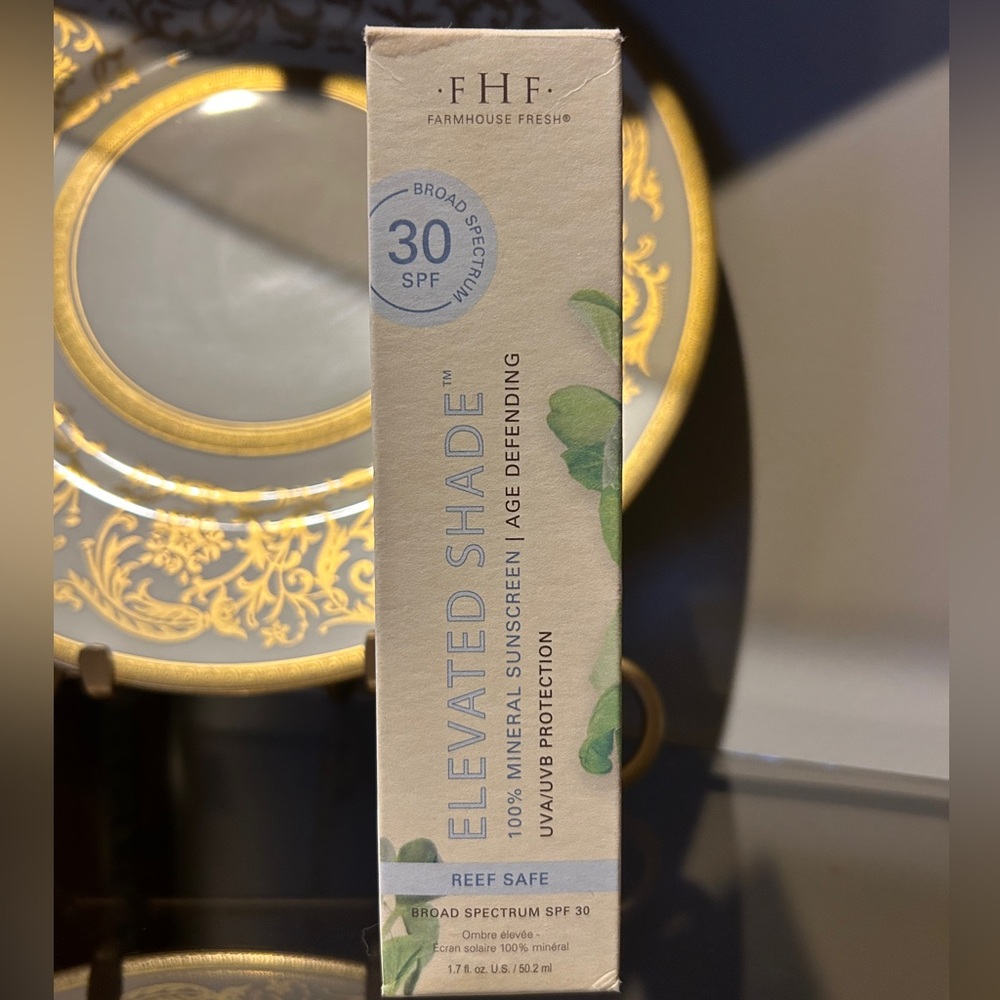 Elevated Shade 100% mineral sunscreen with a velvety matte finish. SPF 30. ☀️☀️